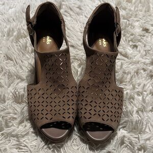 Clark’s Brown Women's Peep-Toe Sandals